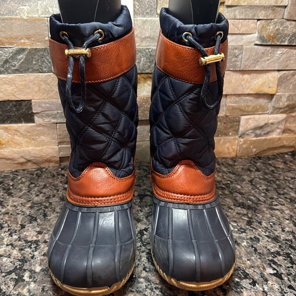 Tommy Hilfiger women’s winter quilted  duck boots 7 - Picture 3 of 14